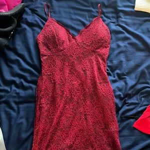 Windsor burgundy midi dress